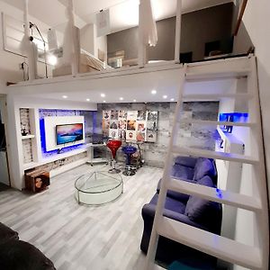3 Separate Beds Central Apartment - 40M2 -